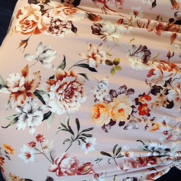 Dress - Picture 4 of 4